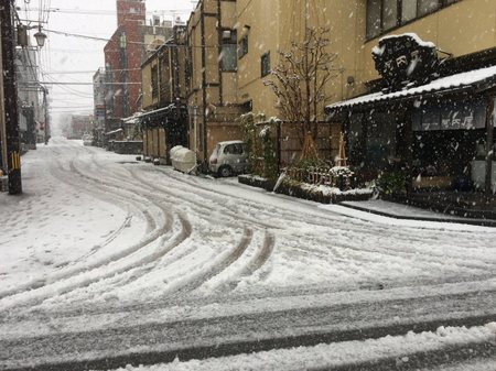 魚津駅前、初積雪･･･