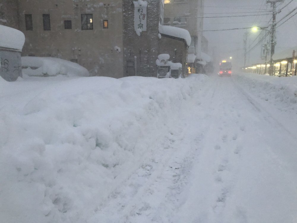 富山県内、連日の大雪で大変な事態になっています！災害レベル！