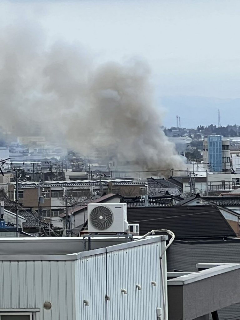 工場近くの新金屋で住宅火災が発生！