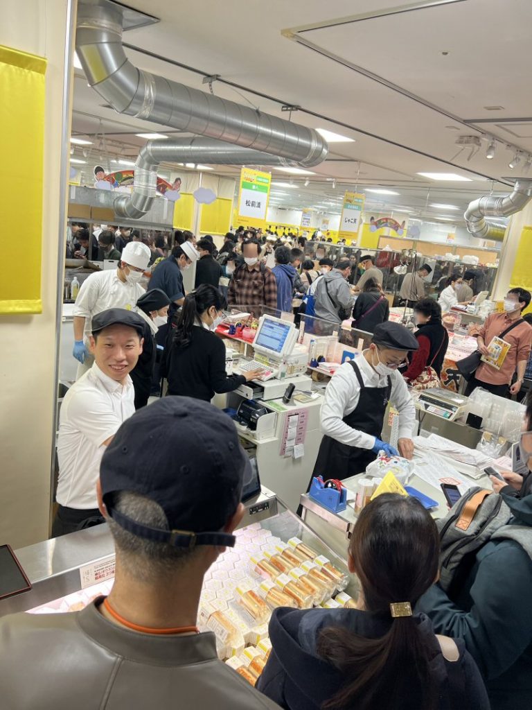 新宿髙島屋11階『バナナマンのせっかくグルメ!!博覧会』連日大盛況！