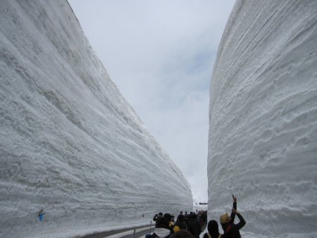 2011年5月4日雪の大谷.jpg
