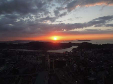 2011年9月12日海峡ゆめタワーからの夕陽.jpg