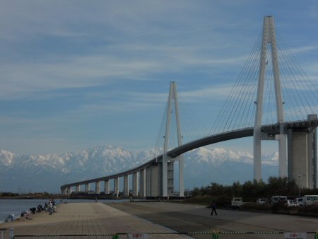 新湊大橋＆立山連峰