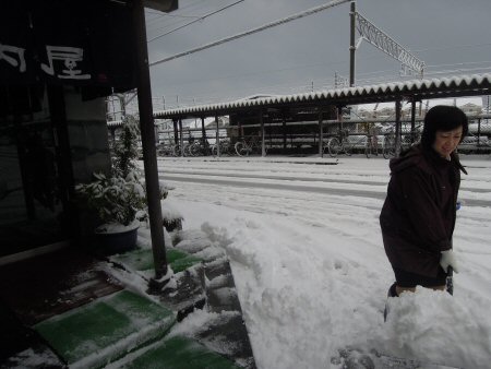 まさかの積雪！