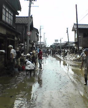 ドロドロの中之島町地区